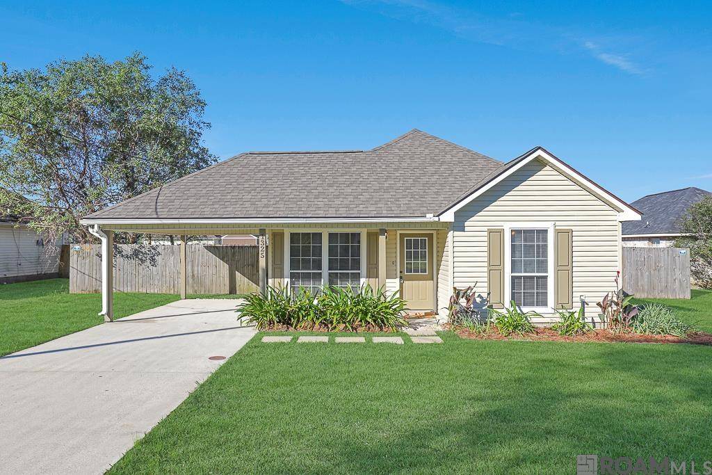 1325 S Arceneaux Ave,  Gonzales,  LA 70737