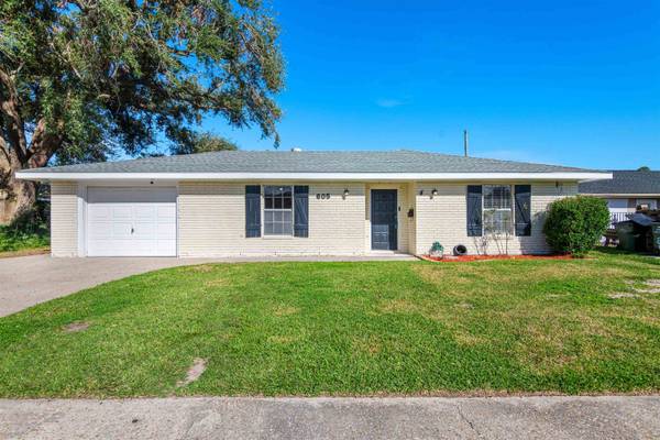 605 Walker Dr, Houma, LA 70364