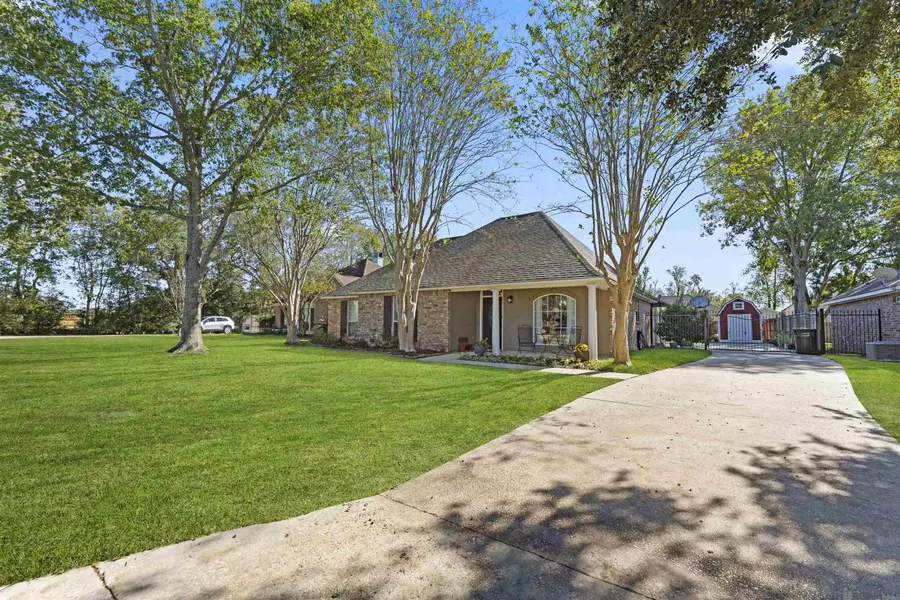 38347 Ibis Ave, Prairieville, LA 70769