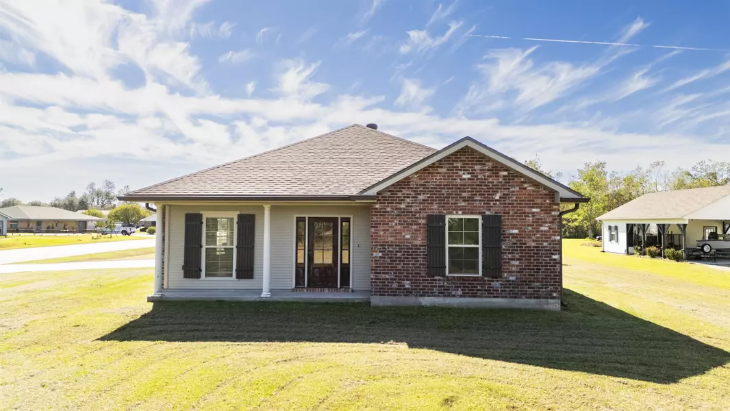 4496 Country Dr, Bourg, LA 70343