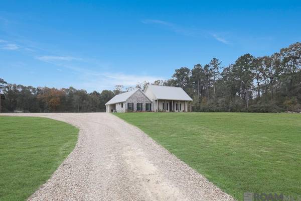 5226 Harvey Rd, St Francisville, LA 70775