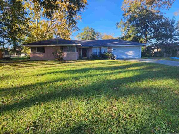 11435 Robin Hood Dr, Baton Rouge, LA 70815