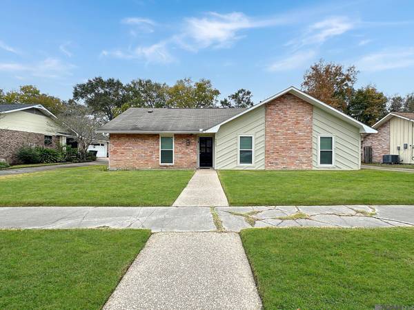 8653 Sharlane Dr, Baton Rouge, LA 70809