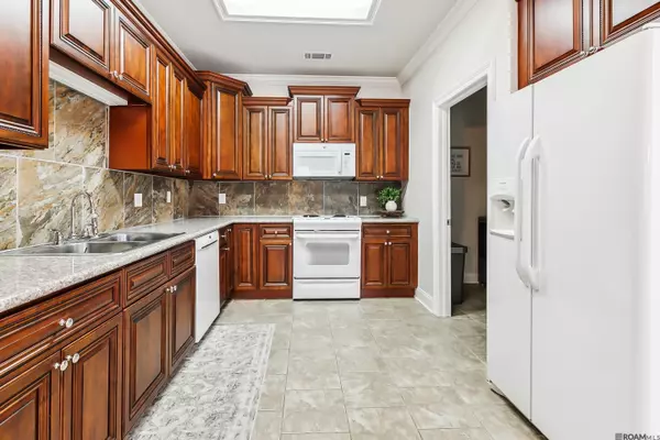 Baton Rouge, LA 70816,12500 Old Hammond Hwy ##B1