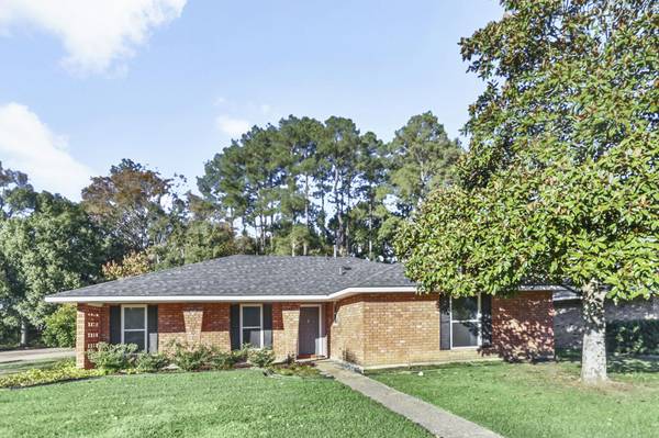 13503 Ouachita Ave, Central, LA 70818