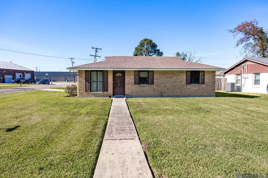 4374 Dunleith Ave, Port Allen, LA 70767