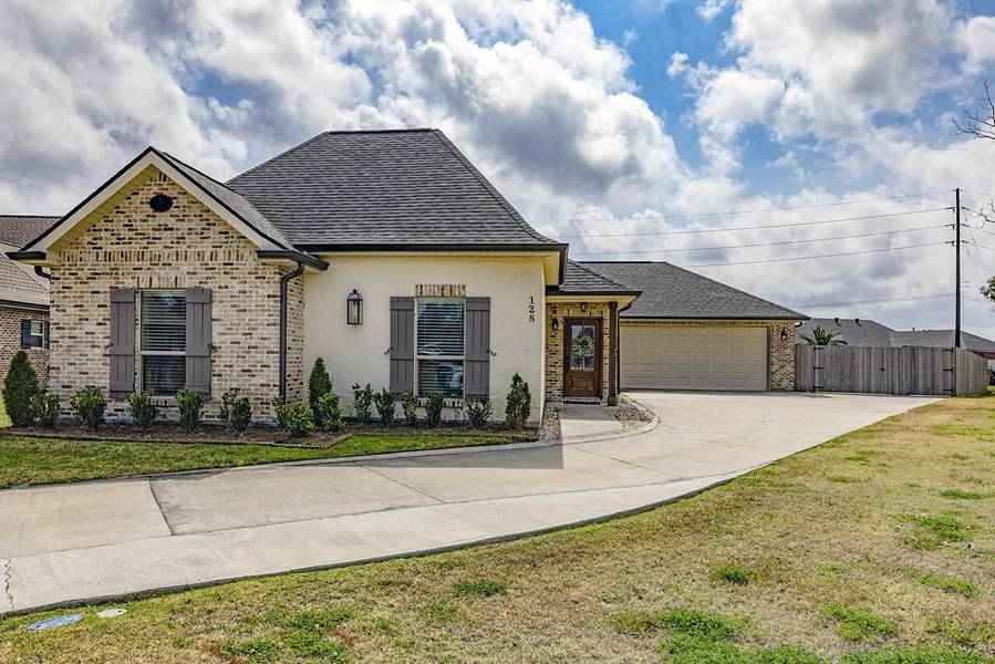 128 Del Rio Drive, Houma, LA 70360