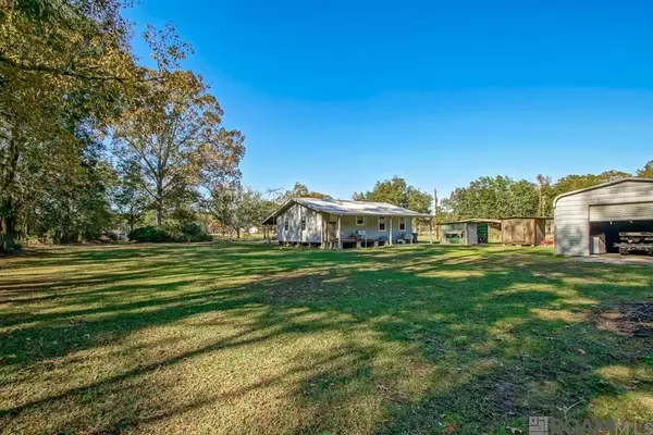 38300 Reinninger Rd, Denham Springs, LA 70706