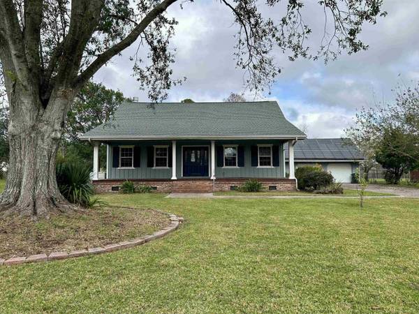 106 Sandalwood Dr, Gray, LA 70359