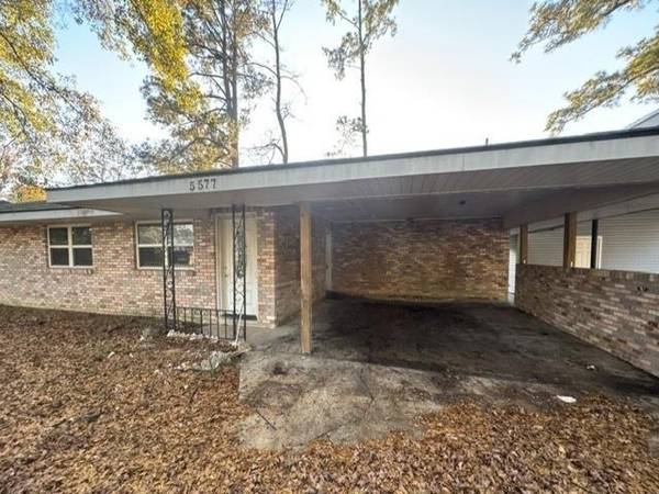 5577 Mapleton Dr, Greenwell Springs, LA 70739