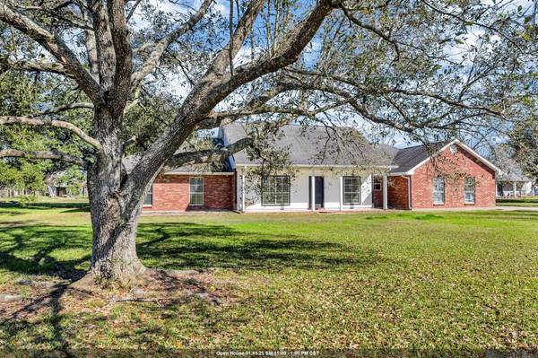 42056 Jamie Rd, Prairieville, LA 70769