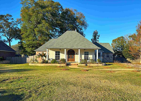 17017 Fir Ave, Greenwell Springs, LA 70739