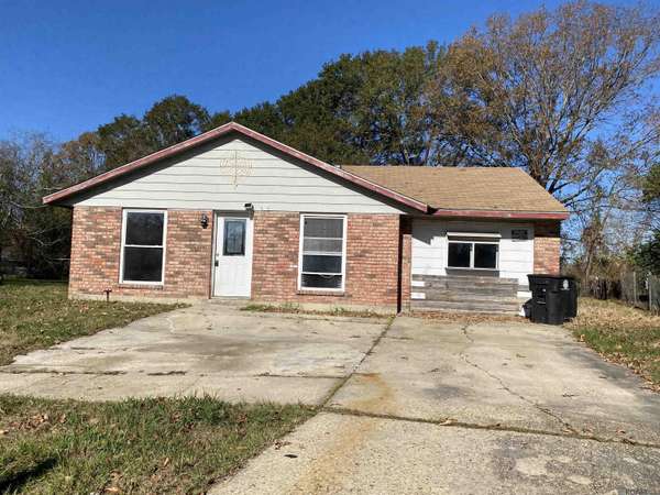 2435 Lark St, Baton Rouge, LA 70807