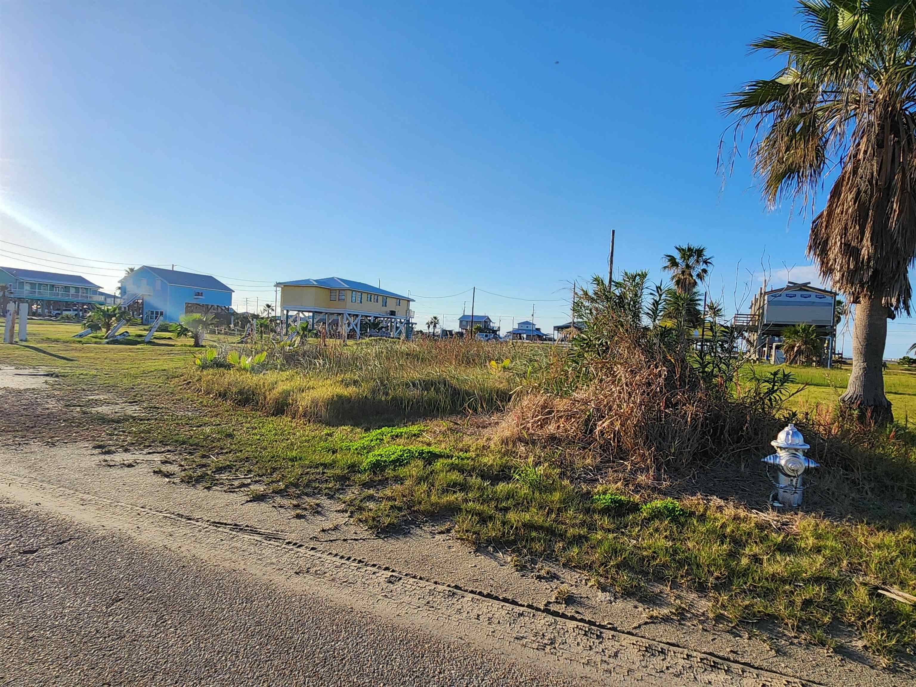 186 W Central Ave, Grand Isle, LA 70358