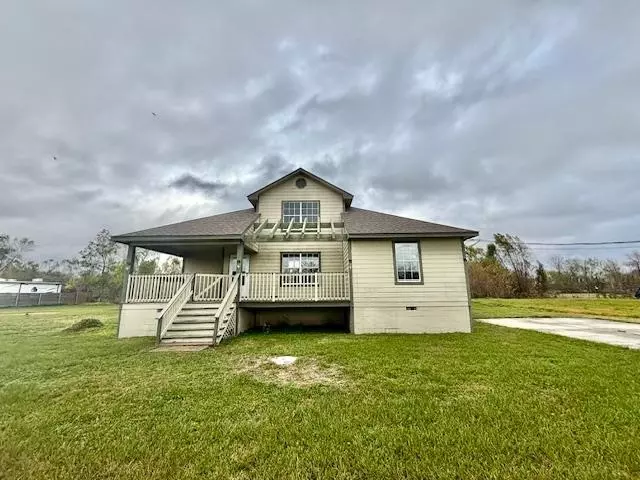 326 Country Village Drive, Raceland, LA 70394