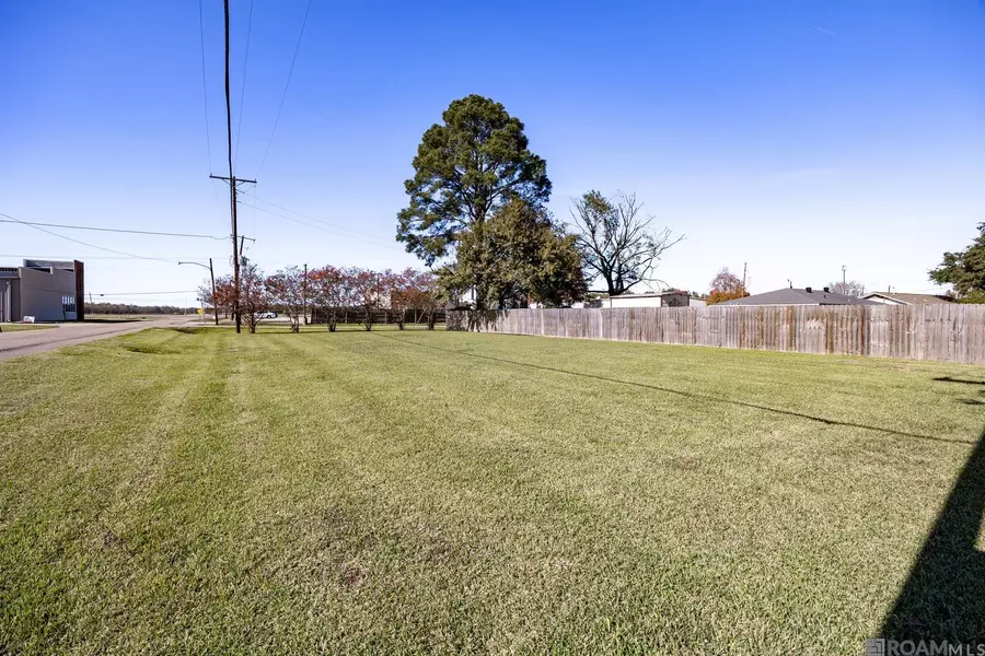 4374 Dunleith, Port Allen, LA 70767