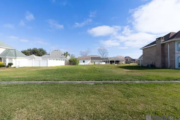 Lutcher, LA 70071,1784 Bay Tree St
