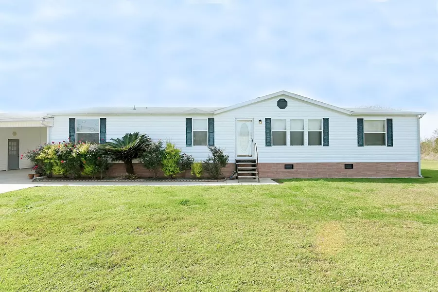 214 Blakefield Dr, Schriever, LA 70395