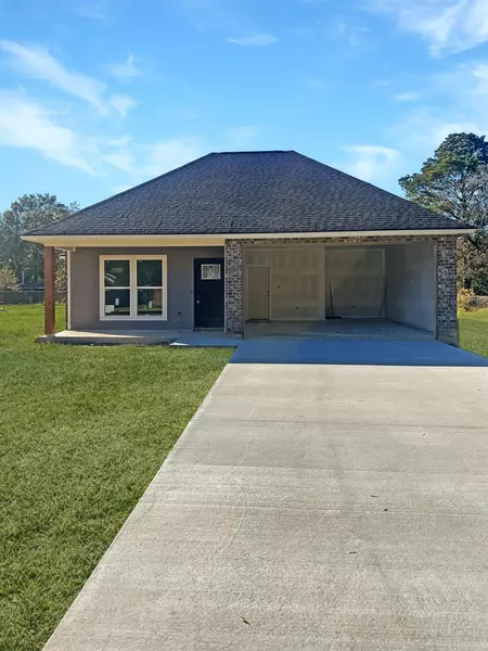 907 Sinbad St, Baker, LA 70714