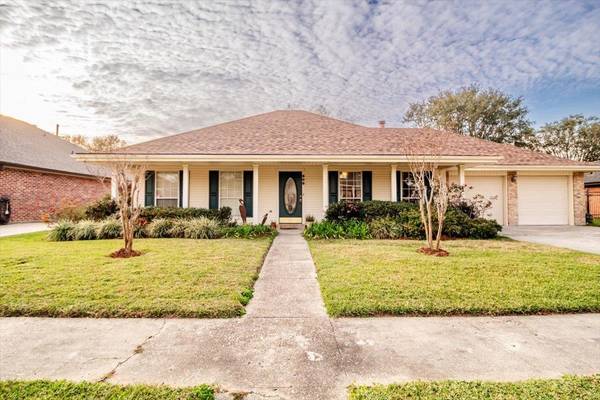 606 Vanessa Dr, Houma, LA 70360