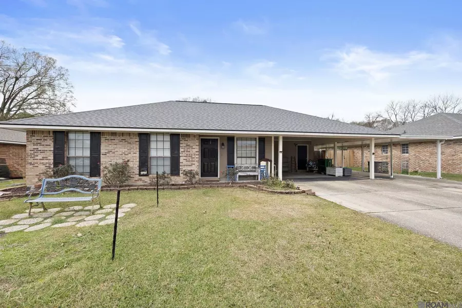 10131 E Brookside Dr, Central, LA 70818