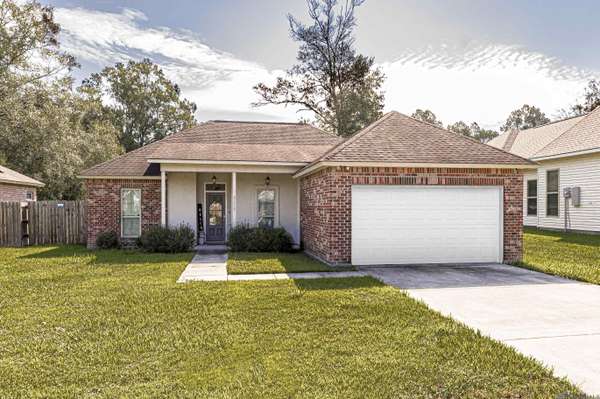 33618 Browning Rd, Denham Springs, LA 70706