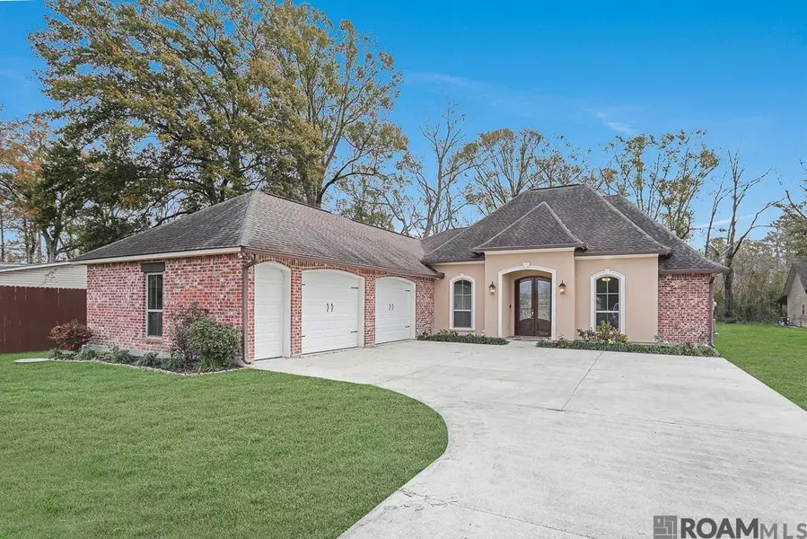 30144 Peak Ln, Walker, LA 70785