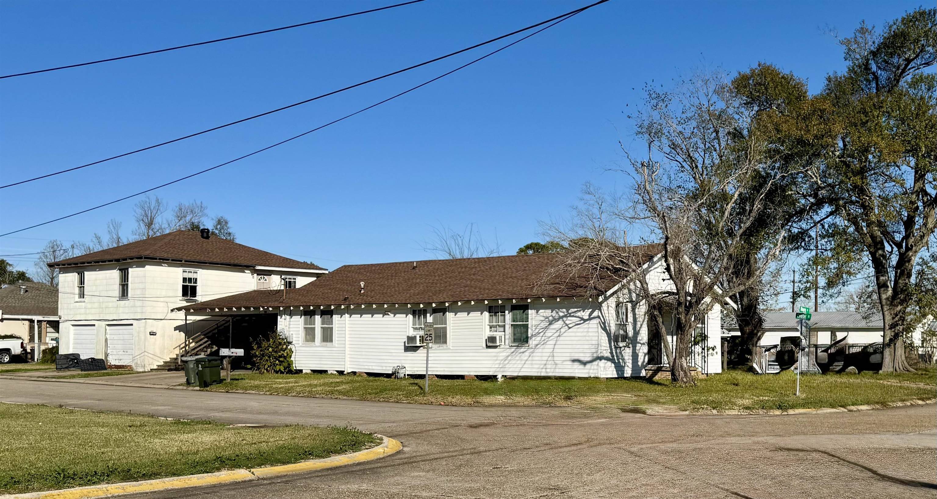 1301 & 1301 1/2 Bourg St, Houma, LA 70364