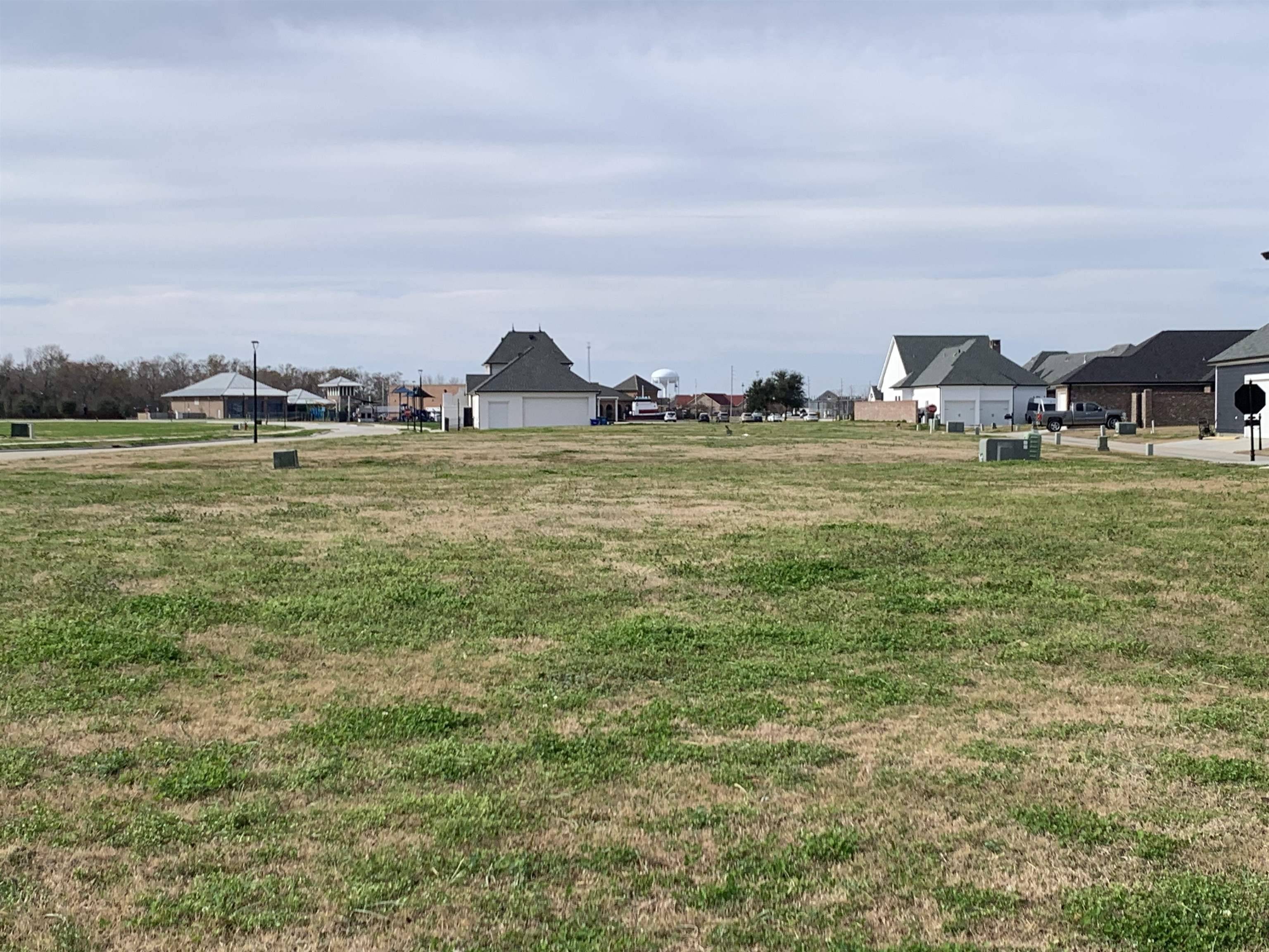 206 Rue Etienne, Thibodaux, LA 70301