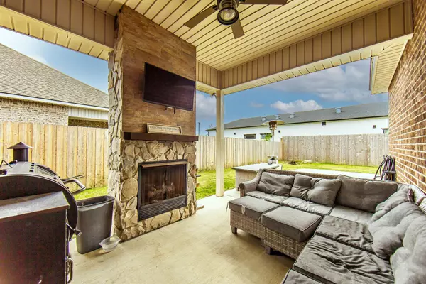186 Chestnut Ridge Drive, Gray, LA 70359