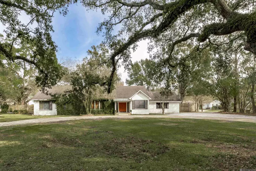 2501 Nicholson Dr, Baton Rouge, LA 70802