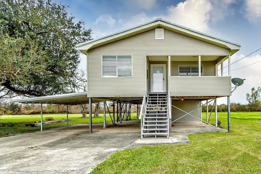 8749 Grand Caillou Road, Dulac, LA 70353