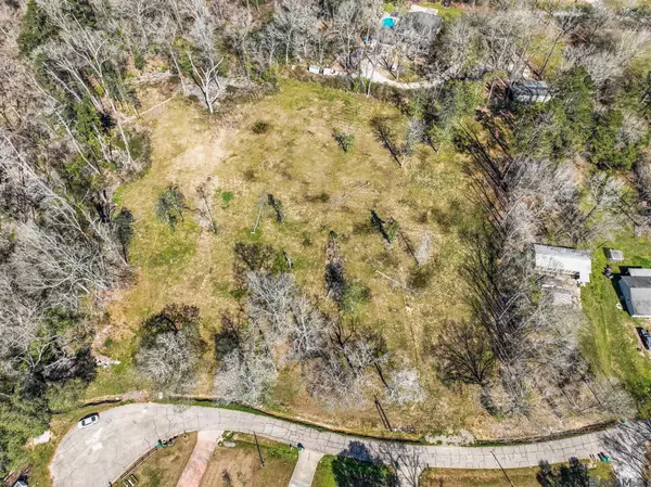7021 Chandler Bluff Rd, Denham Springs, LA 70706