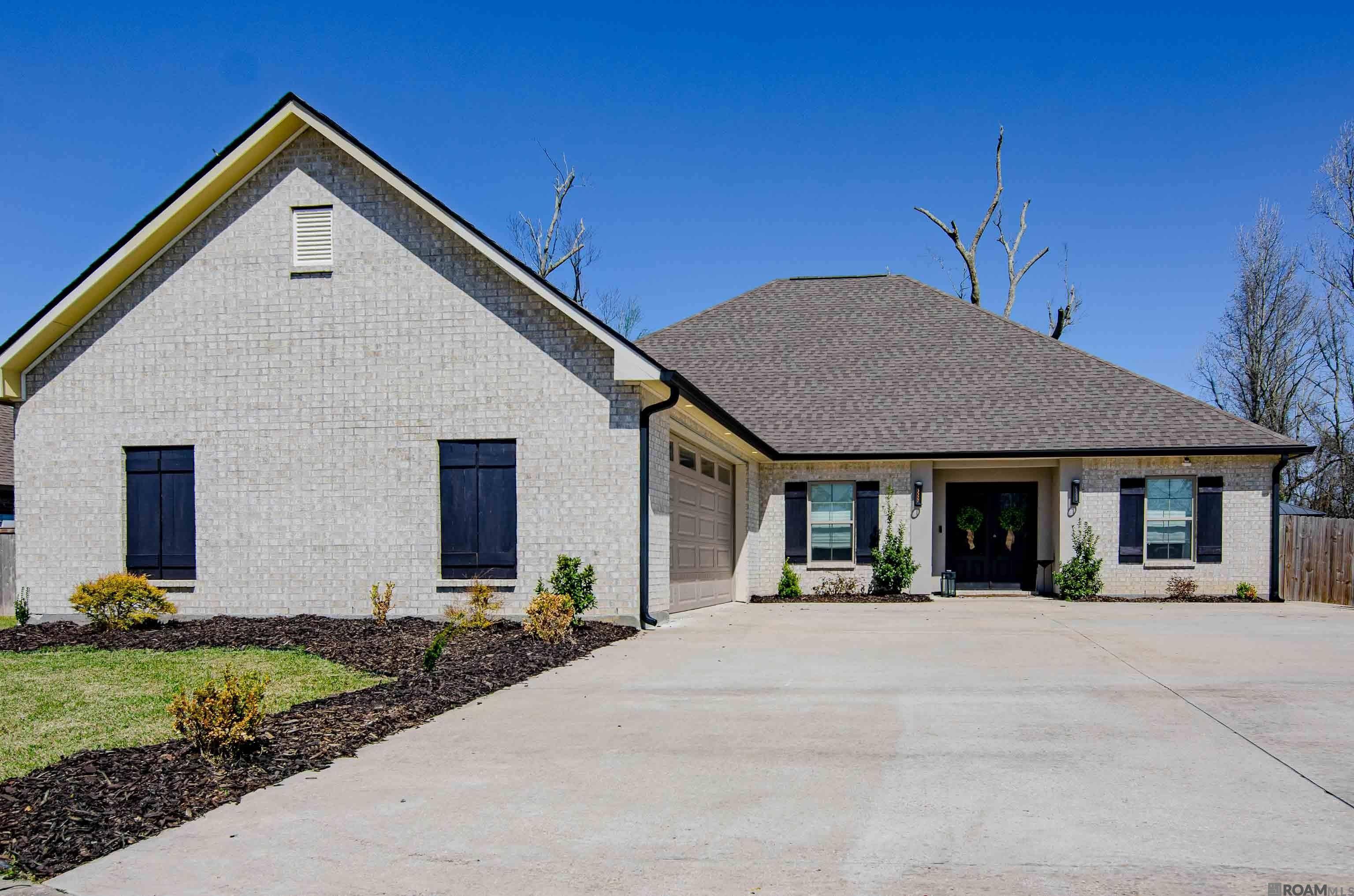 1653 Pecan Crossing Ave, Zachary, LA 70791