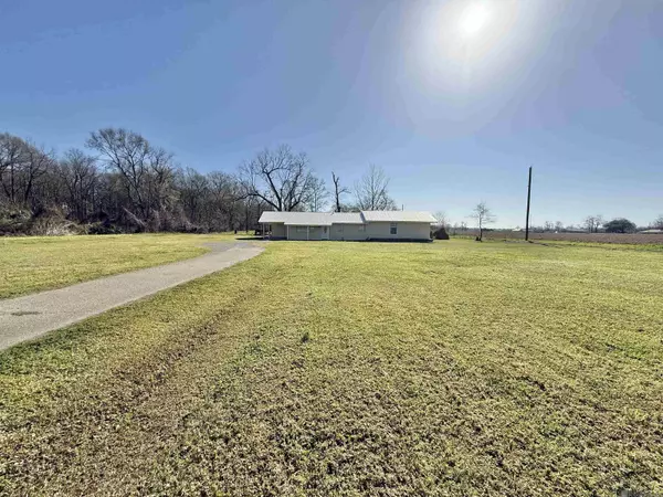 5242 Poydras Bayou Rd, Port Allen, LA 70767