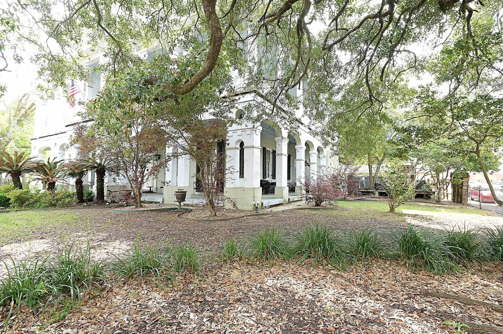 Thibodaux, LA 70301,506 St Philip St