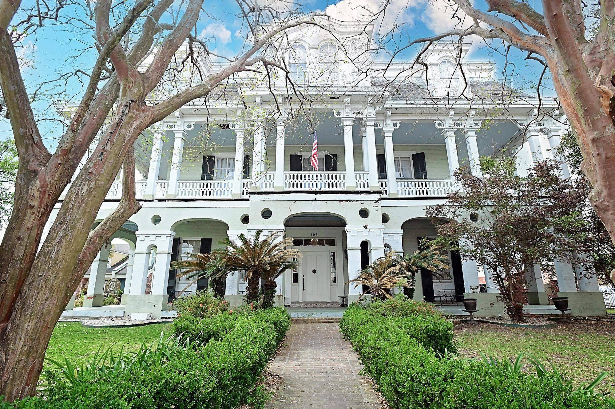 Thibodaux, LA 70301,506 St Philip St