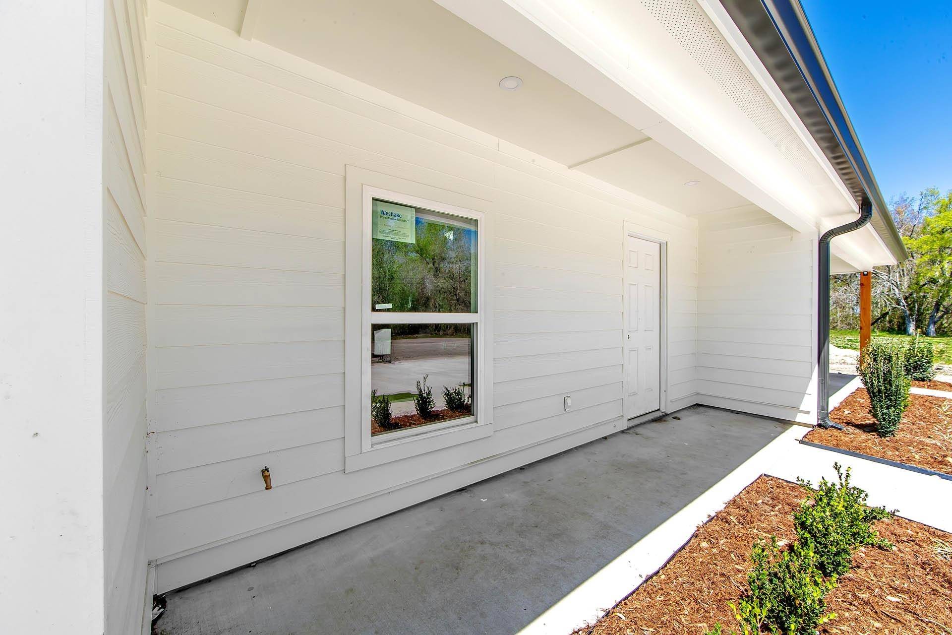 Thibodaux, LA 70301,1300 Lafourche Drive ##101