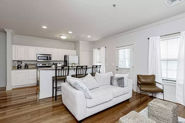 Baton Rouge, LA 70802,3347 Nicholson Dr ##B307