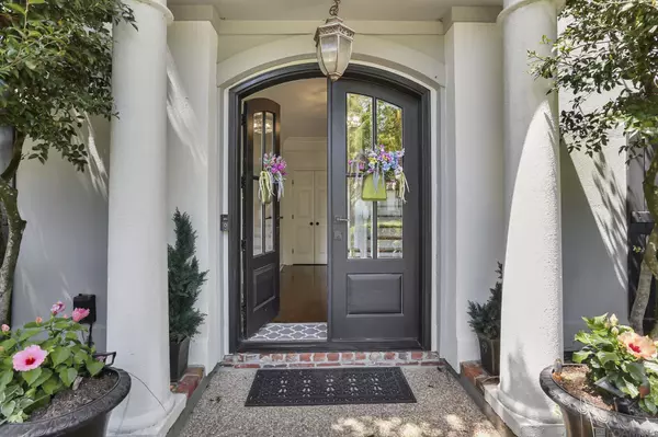 Saint George, LA 70810,18237 Birnham Woods Ave