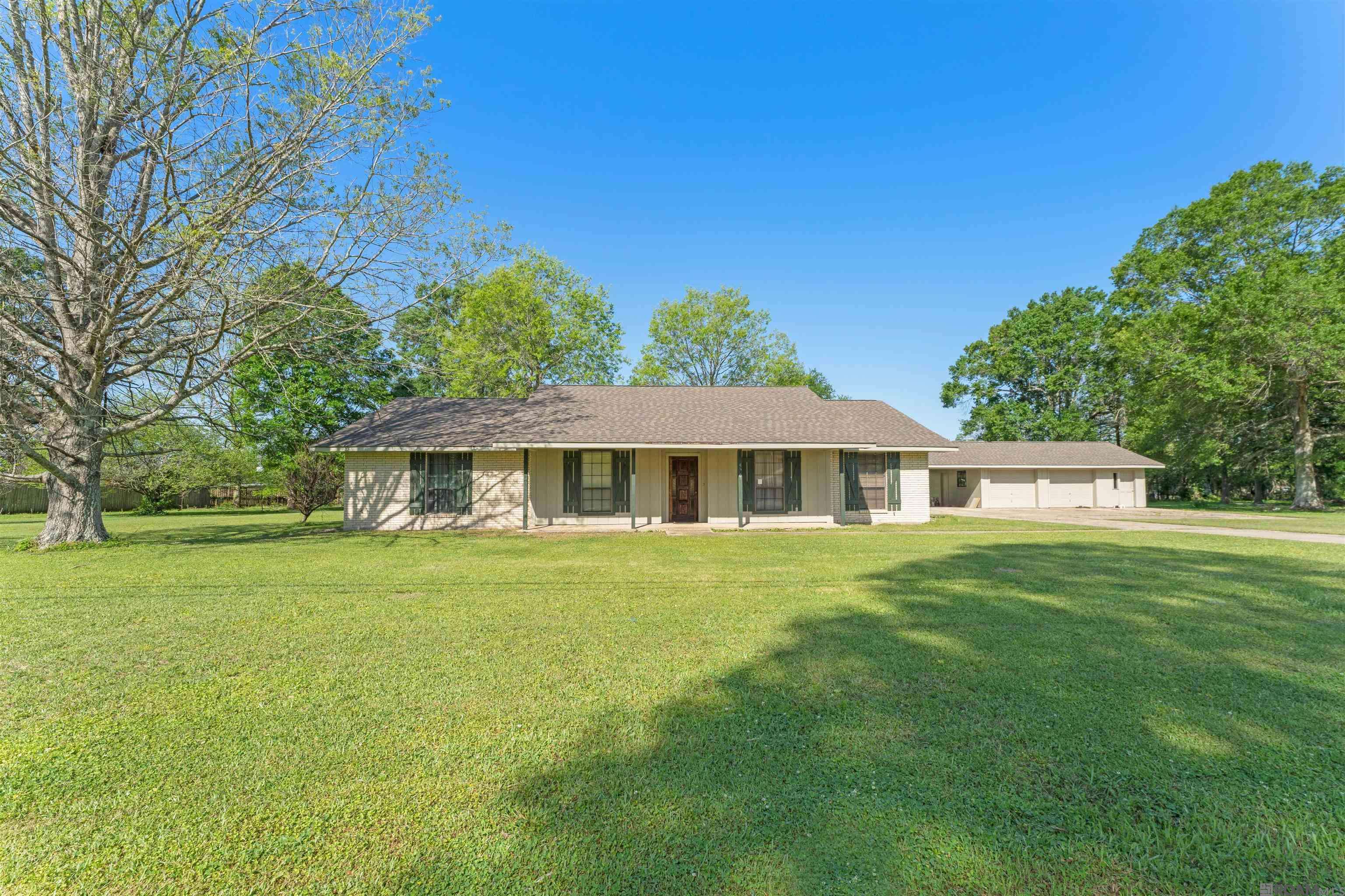 920 Brantford Dr, Port Allen, LA 70767