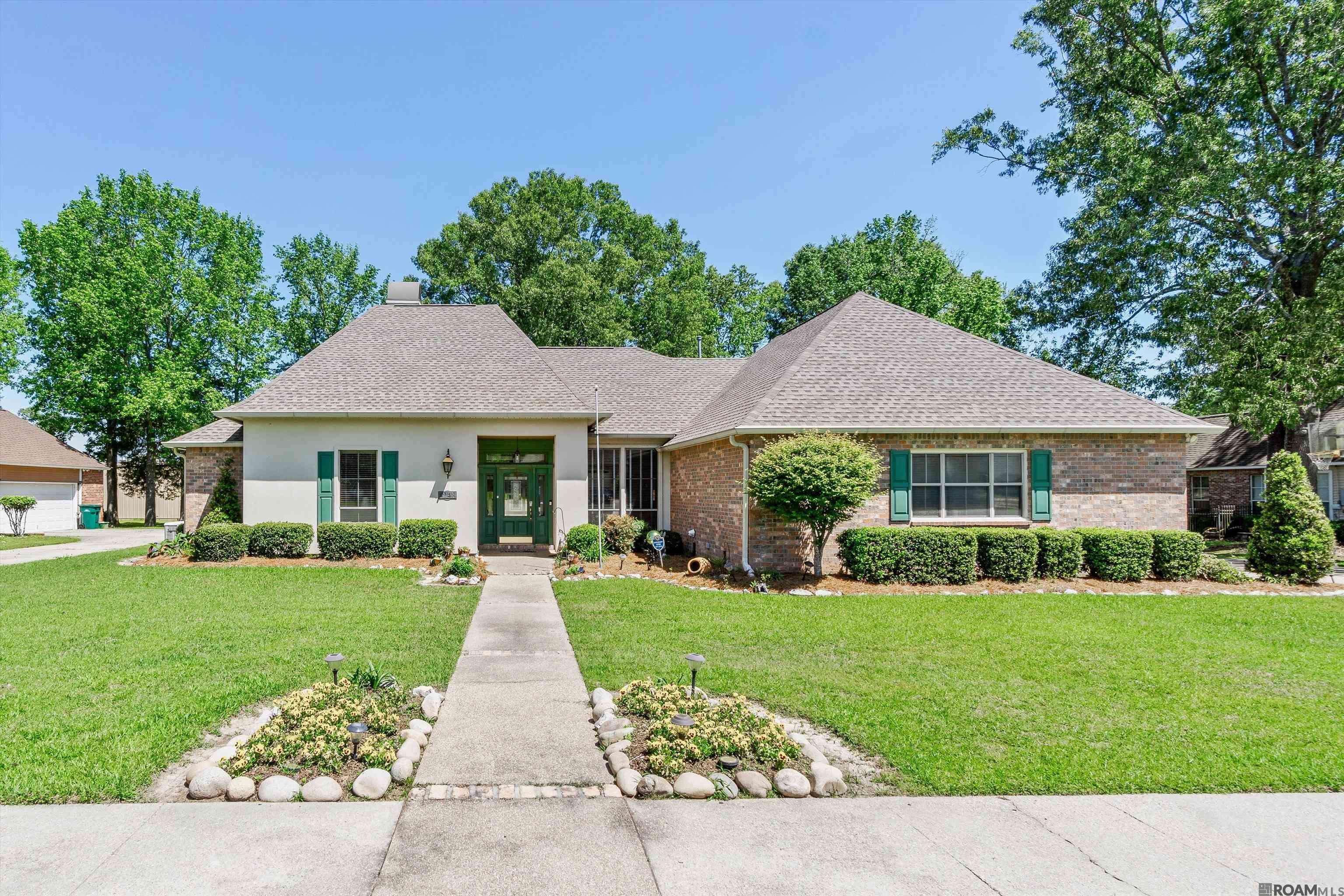 1243 Roseway Blvd, Zachary, LA 70791