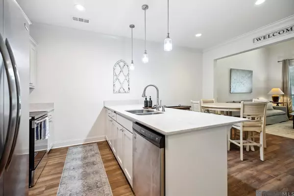 Prairieville, LA 70769,37090 Woodbine