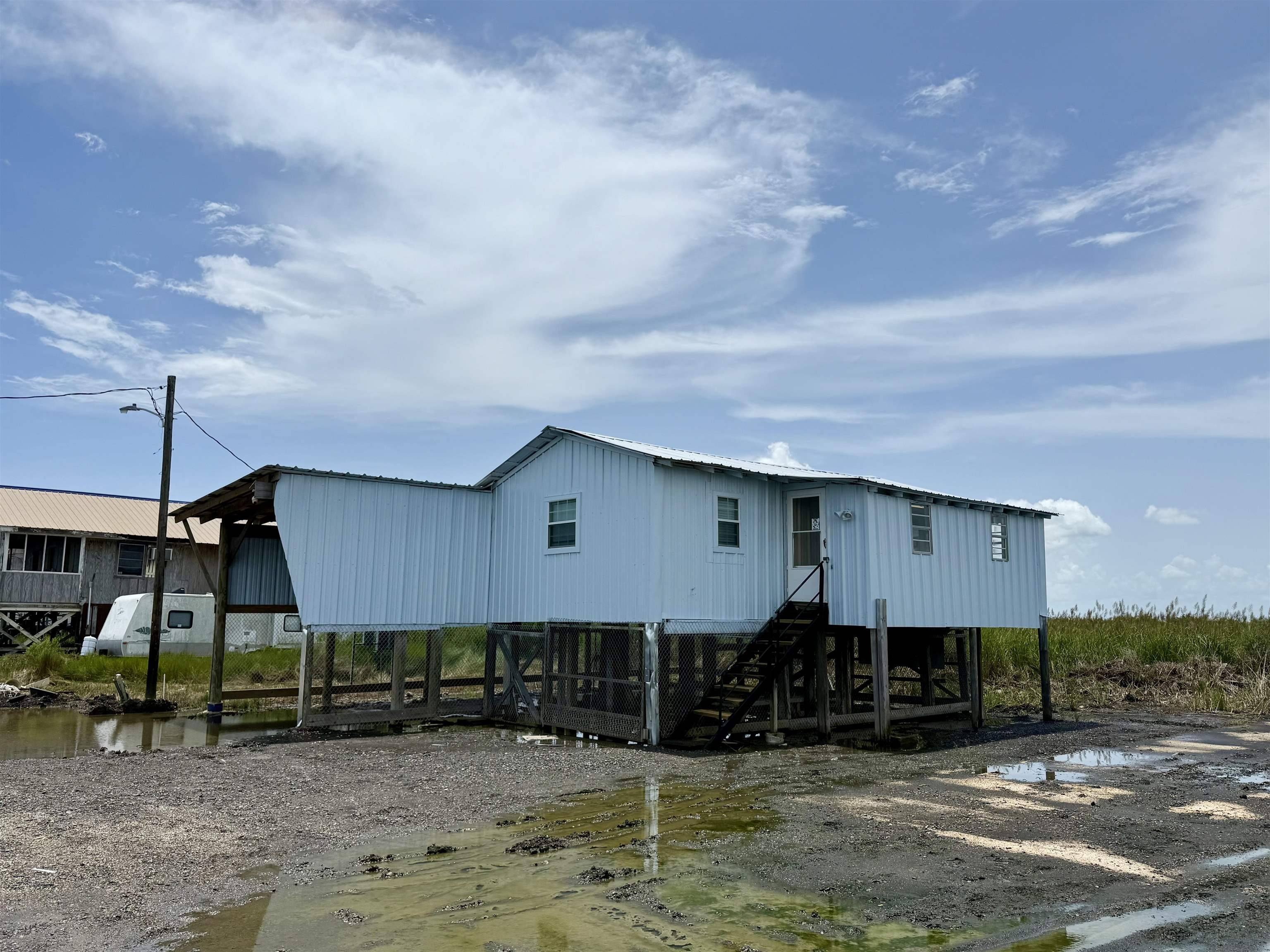 1058 Four Point Rd, Dulac, LA 70358