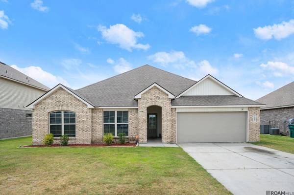 10584 Trailside Dr, Denham Springs, LA 70706