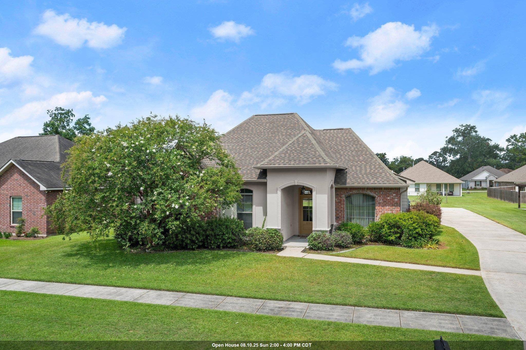 1207 S Sanctuary Ave, Gonzales, LA 70737