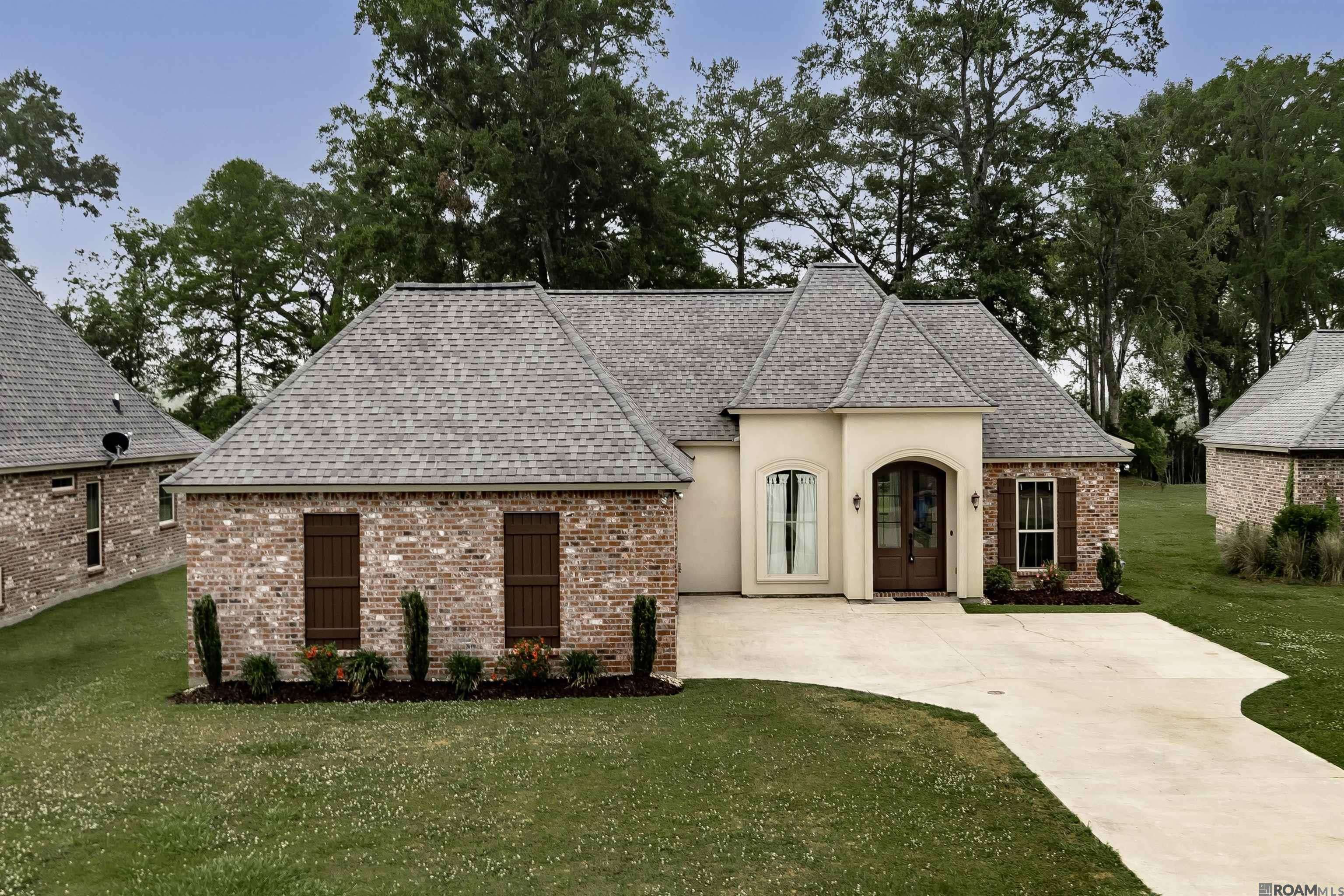 4940 Pointe Prospect Dr, Oscar, LA 70760