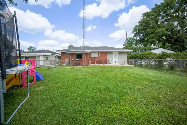 Napoleonville, LA 70390,107 Foley Ave