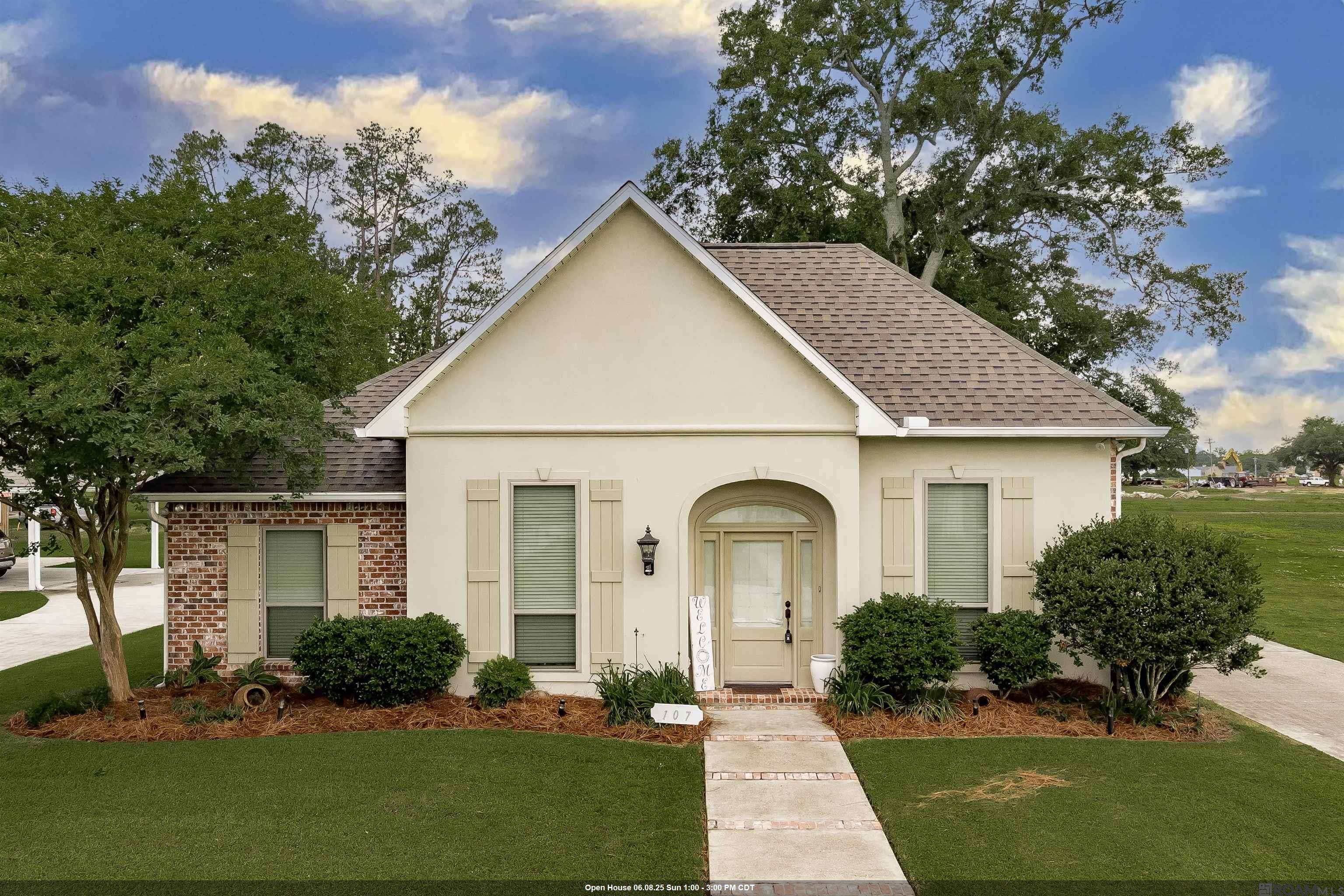 107 River Run Ct, New Roads, LA 70760