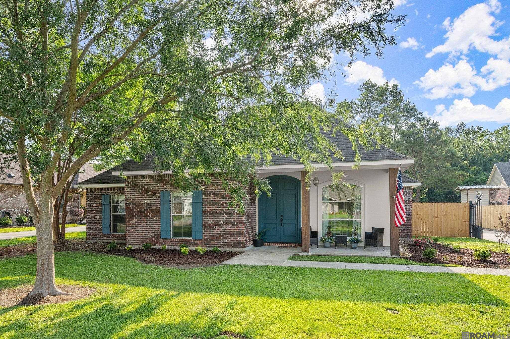 12108 Coueron Dr, St Amant, LA 70774